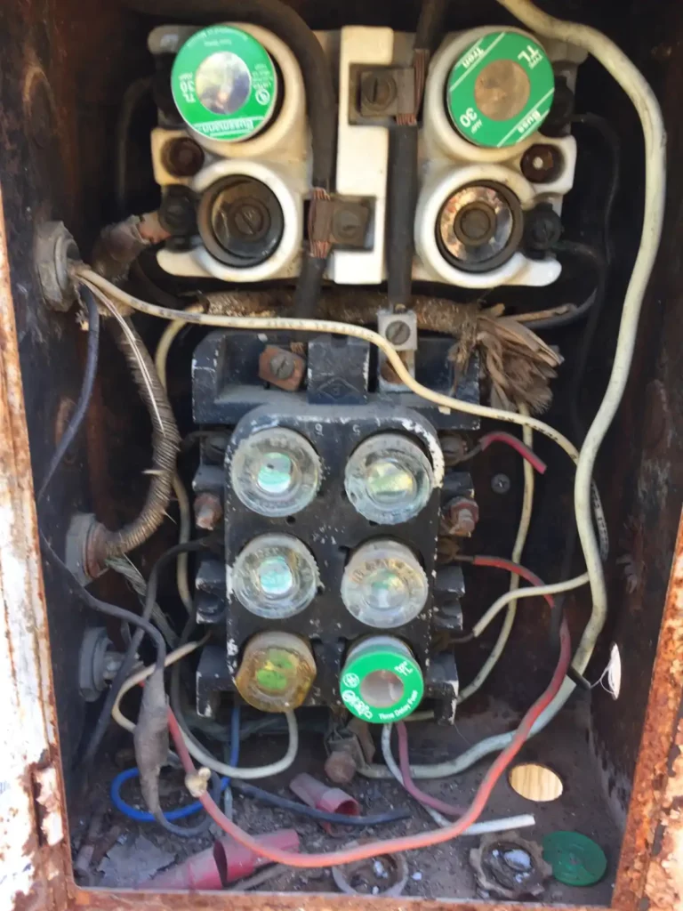 Fuse Box Replacement in Cleburne, TX 1 Dugger Electric Fuse Box Installation